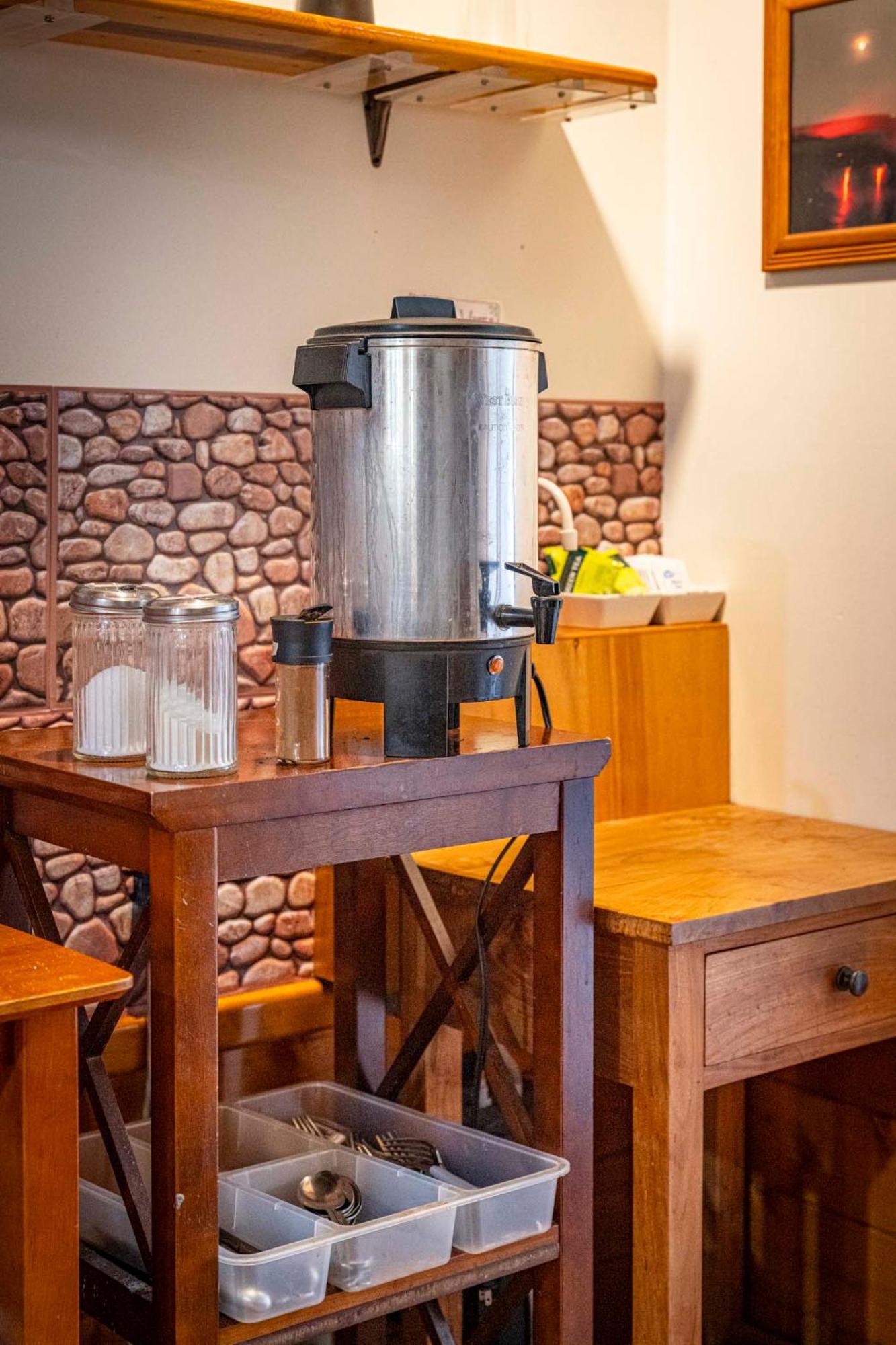 Volcano Inn Bed N Breakfast Екстериор снимка