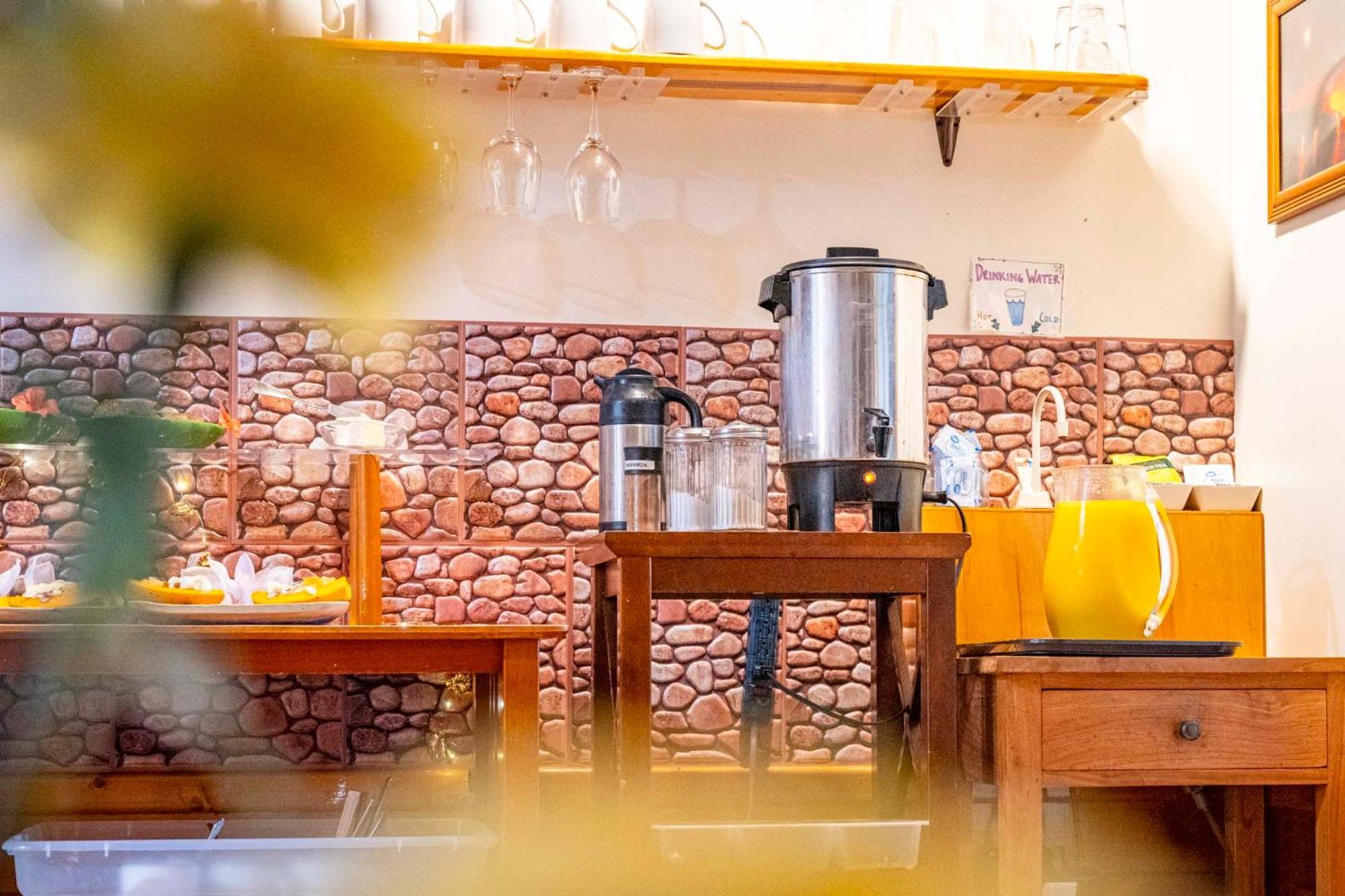 Volcano Inn Bed N Breakfast Екстериор снимка