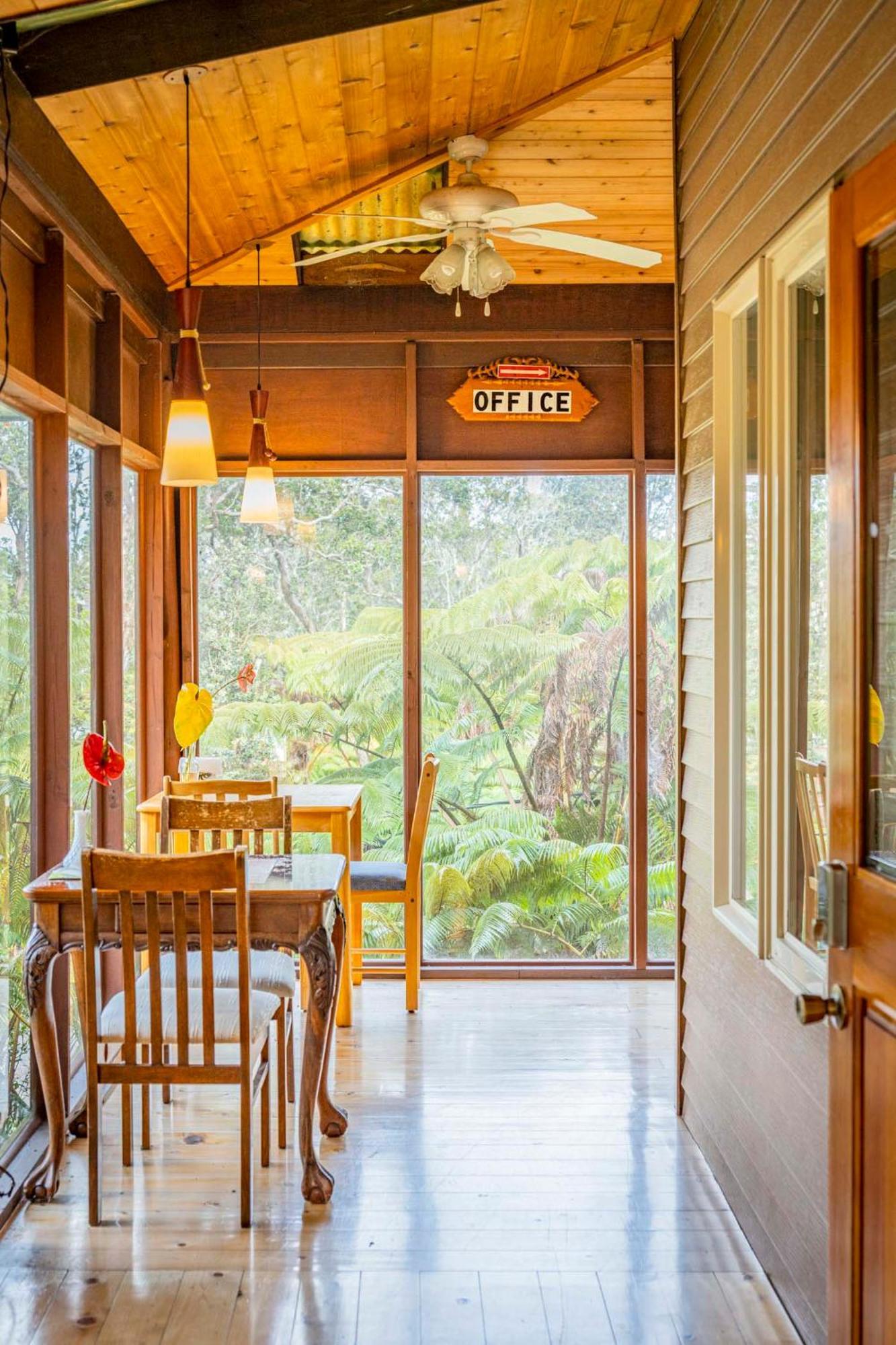 Volcano Inn Bed N Breakfast Екстериор снимка